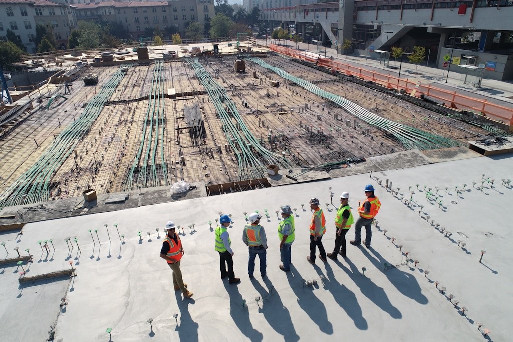 Hiring a Building Company: 9 Mistakes to Avoid