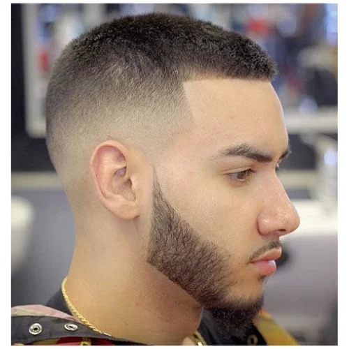 1. Buzz Cut con Taper