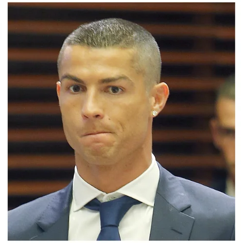 1. Corte Buzz De Cristiano Ronaldo