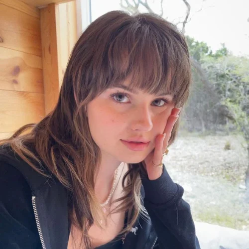 Debby-Ryan wolf cut