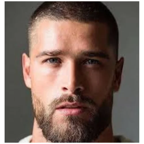 2. Buzz Cut con Taper Fade